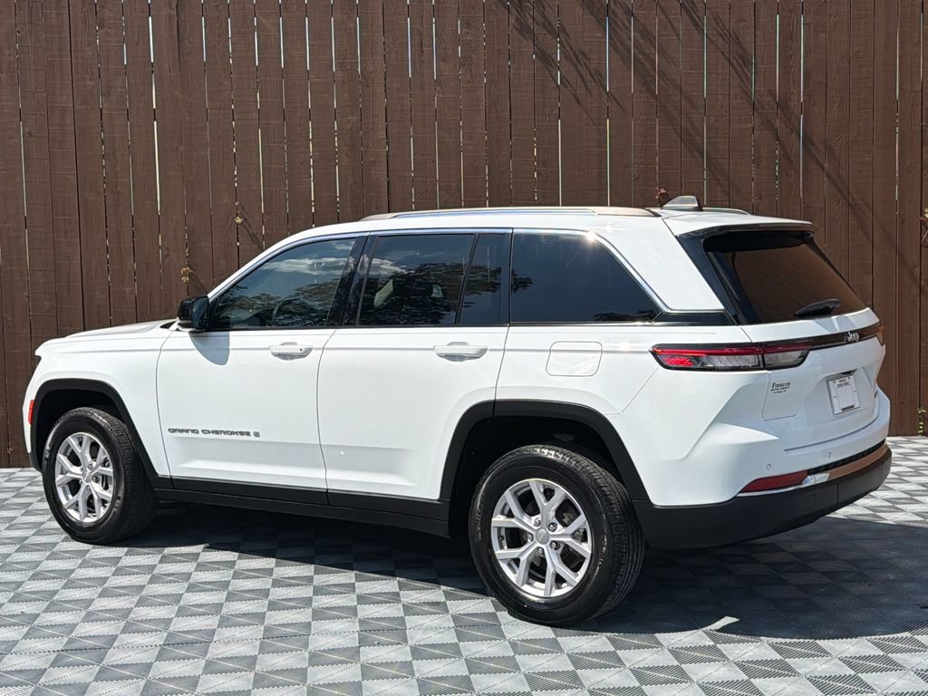 Used 2022 Jeep Grand Cherokee Limited RWD image 17