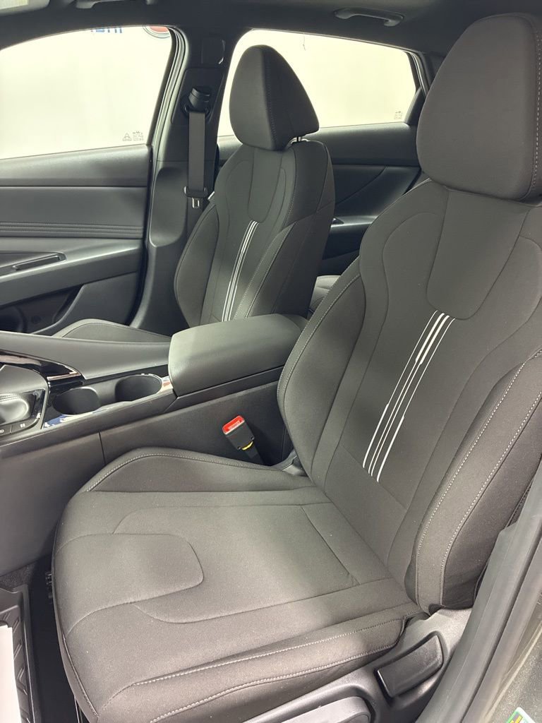 New 2026 Hyundai Elantra SEL Sport Premium w/ Cargo Package FWD image 9