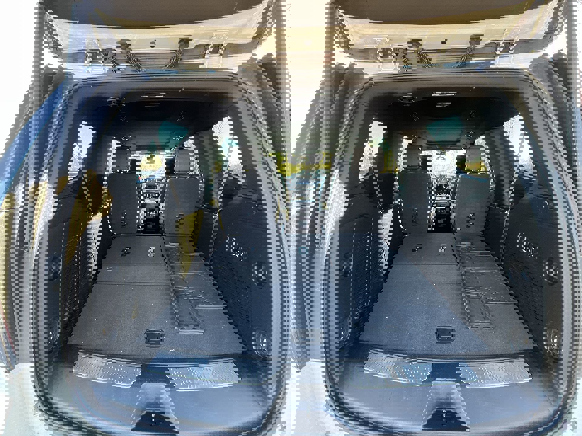 Certified 2023 Chevrolet Tahoe Z71 w/ Luxury Package image 27