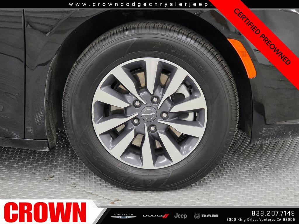 Certified 2024 Chrysler Pacifica Limited FWD image 9