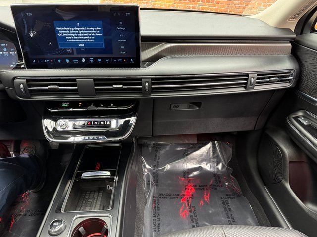 Used 2023 Lincoln Corsair Reserve w/ Equipment Group 201A image 17