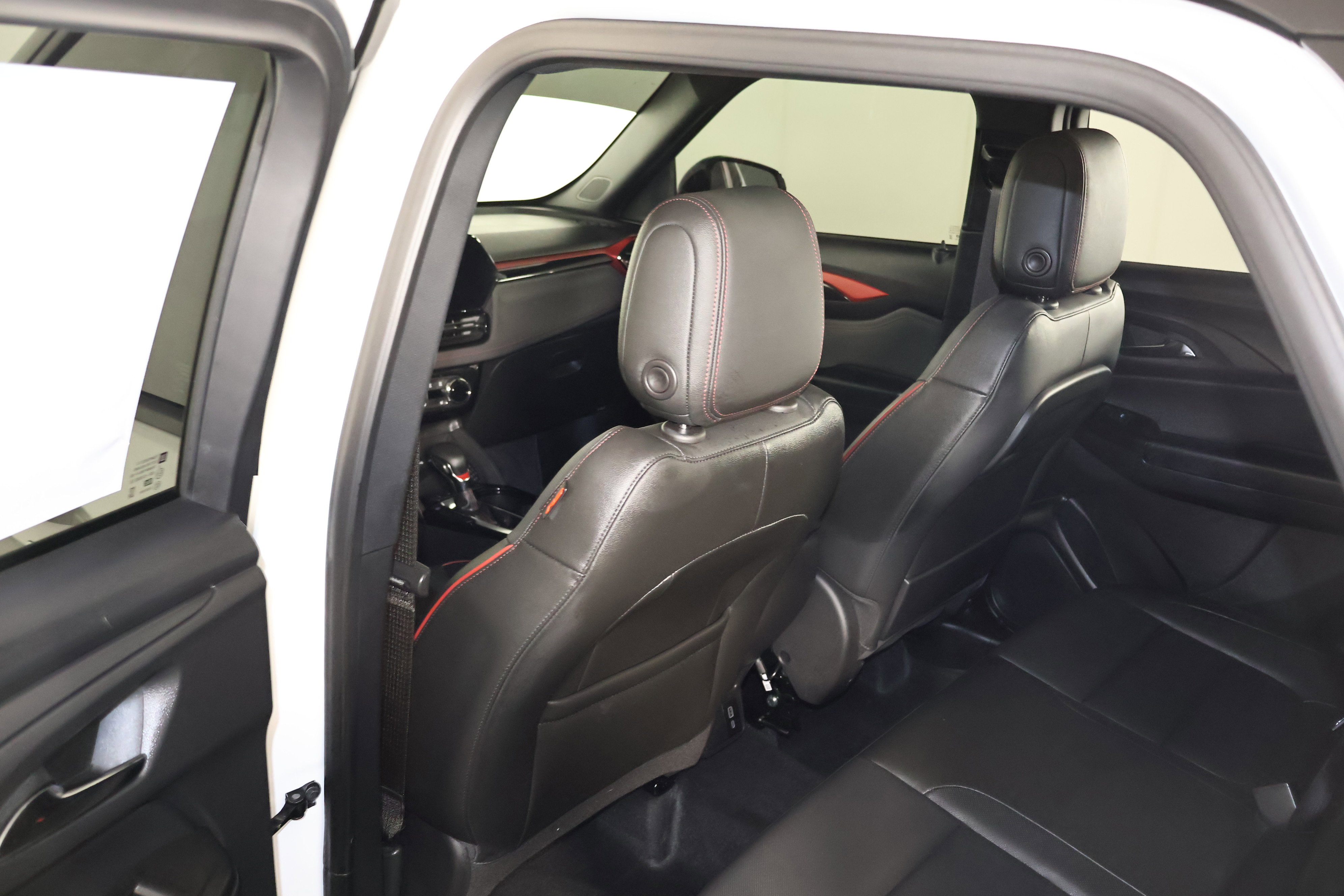 Used 2025 Chevrolet TrailBlazer RS w/ Convenience Package image 46