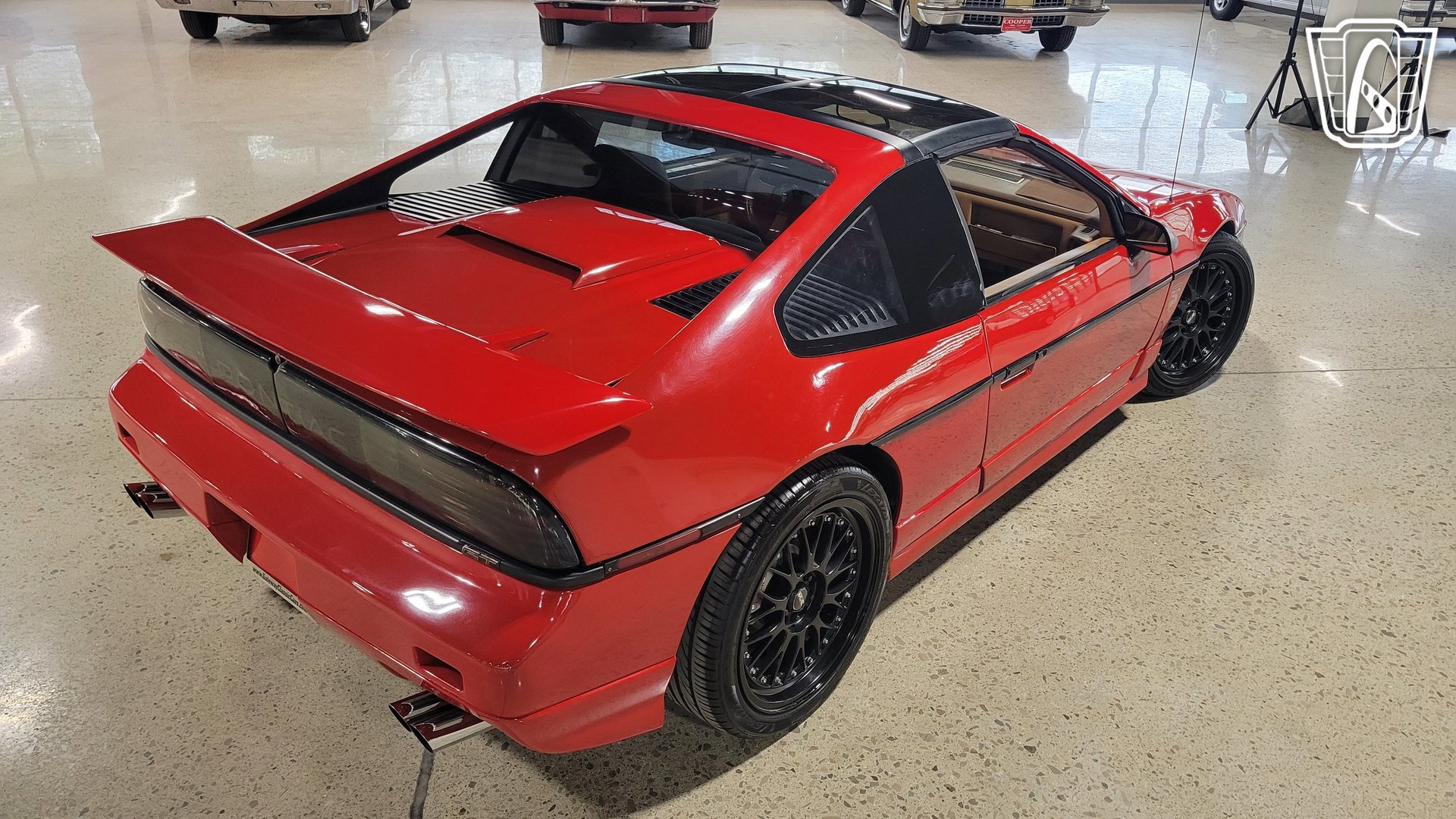 Used 1988 Pontiac Fiero GT RWD image 18
