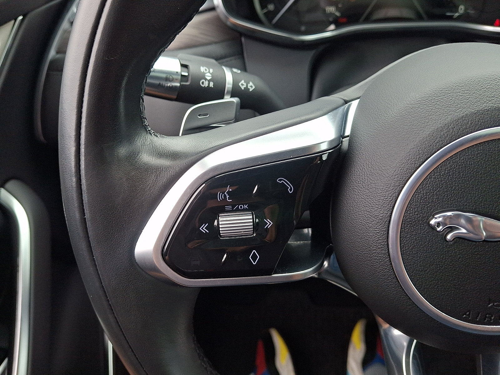 Used 2022 Jaguar F-PACE S AWD/4WD image 21