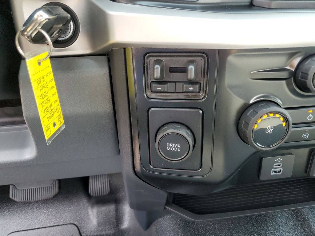 New 2026 Ford F550 2WD Regular Cab Super Duty image 25
