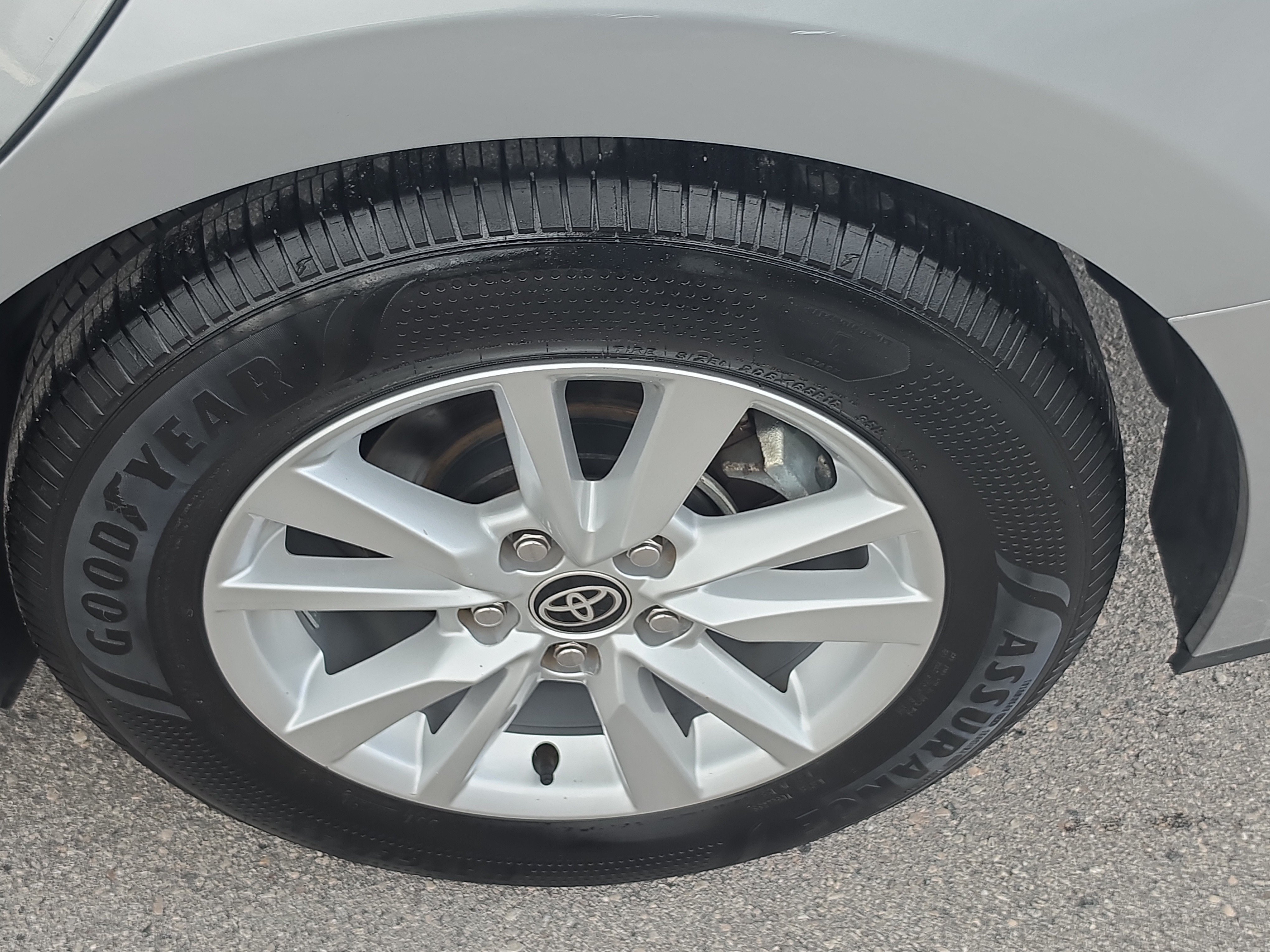 Used 2025 Toyota Camry LE FWD image 22