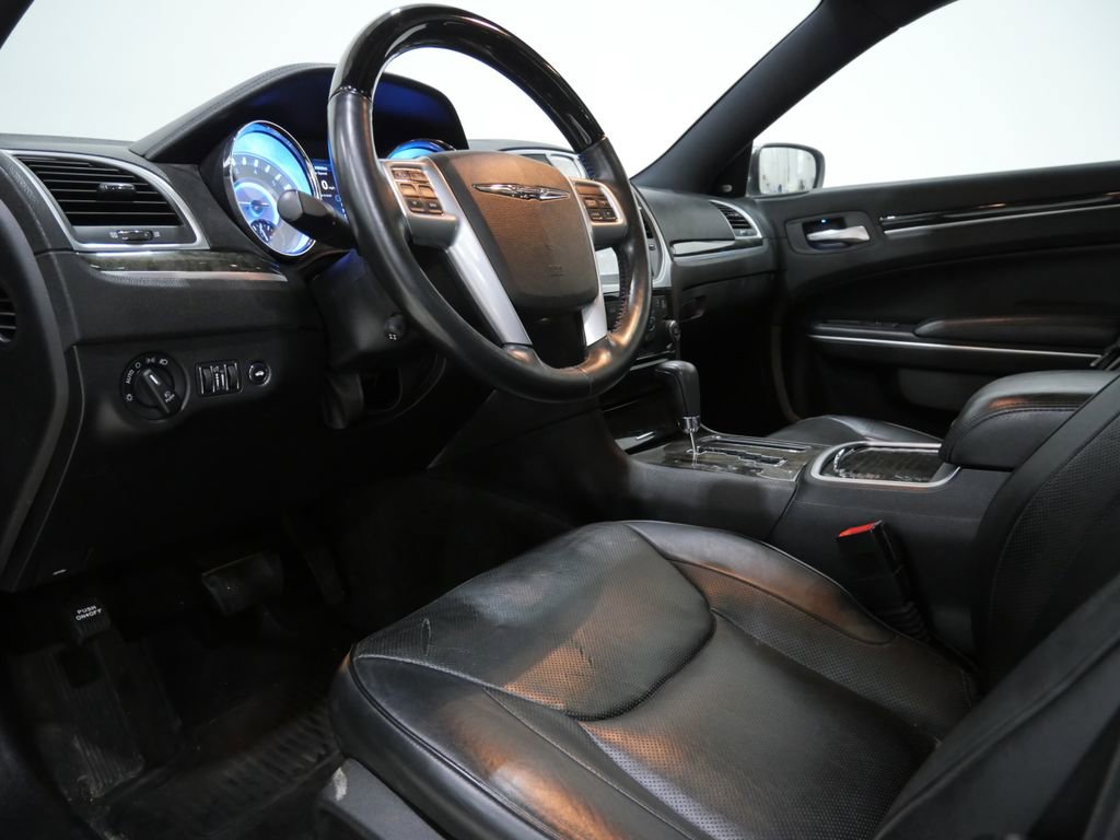 Used 2013 Chrysler 300 C image 11