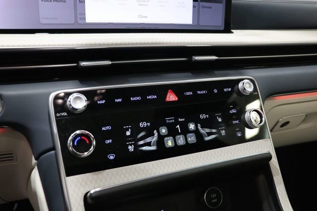 Used 2025 Genesis GV80 3.5T Prestige image 26