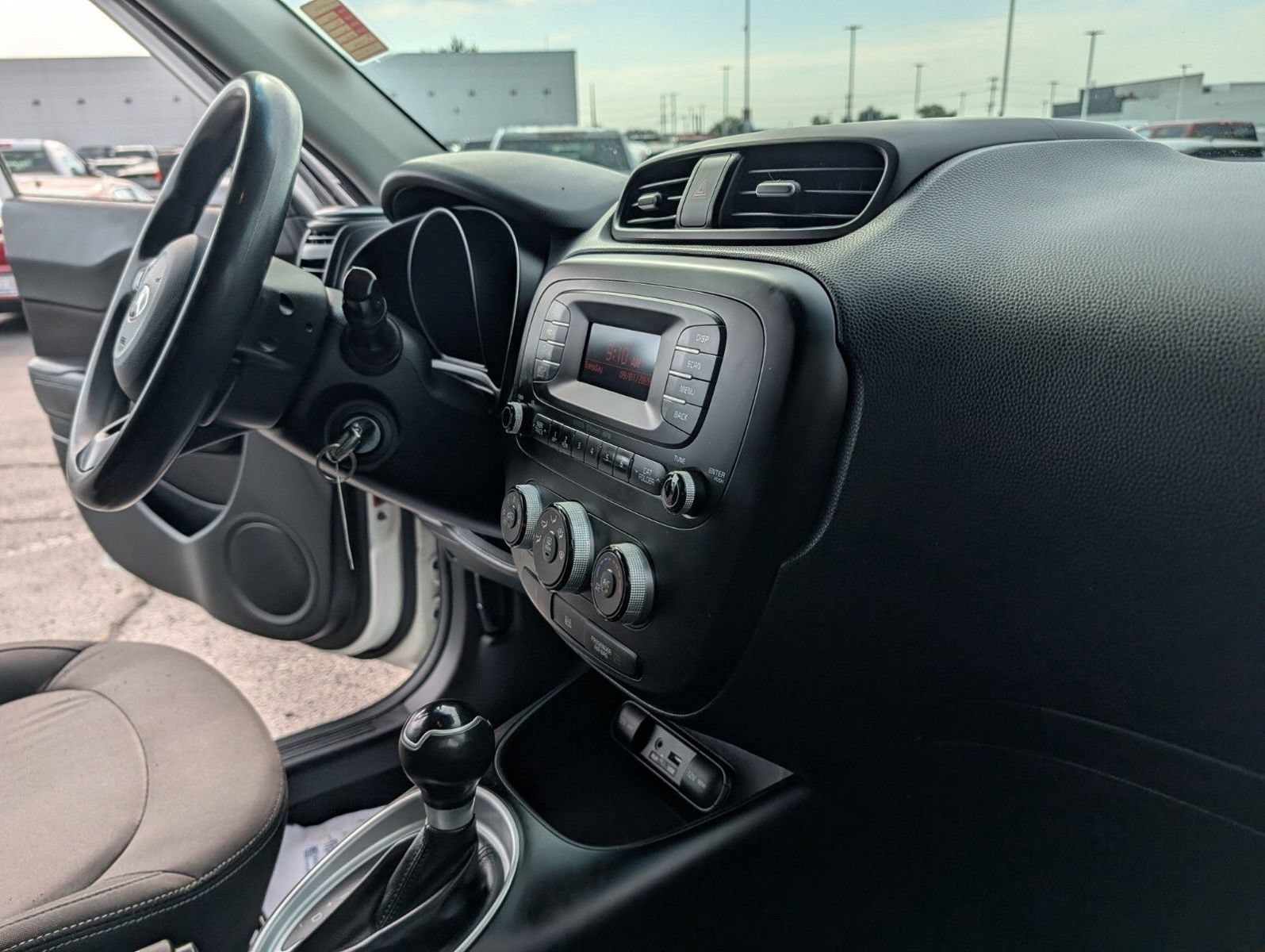 Used 2016 Kia Soul FWD image 19