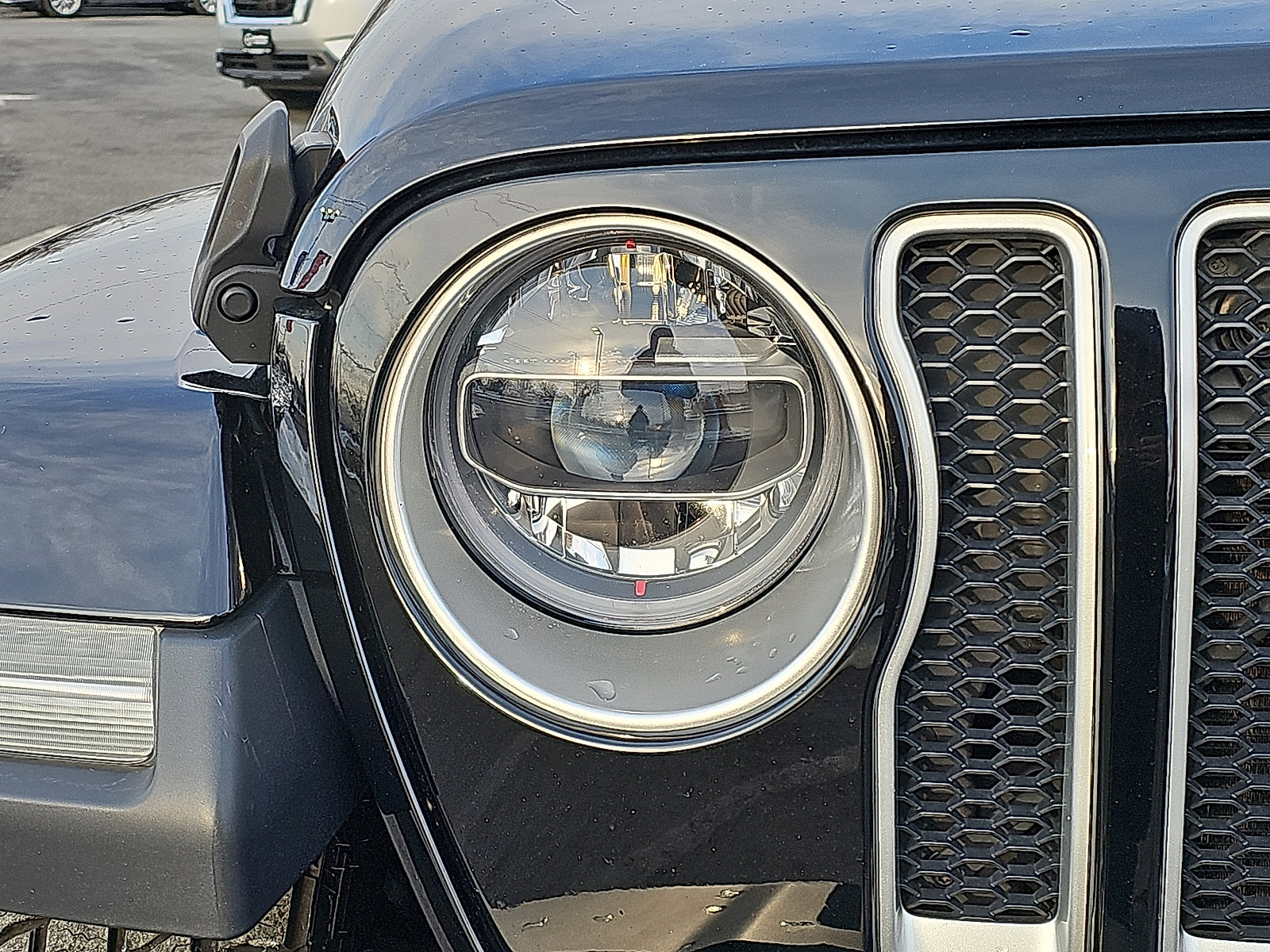 Used 2020 Jeep Wrangler Unlimited Sahara image 9