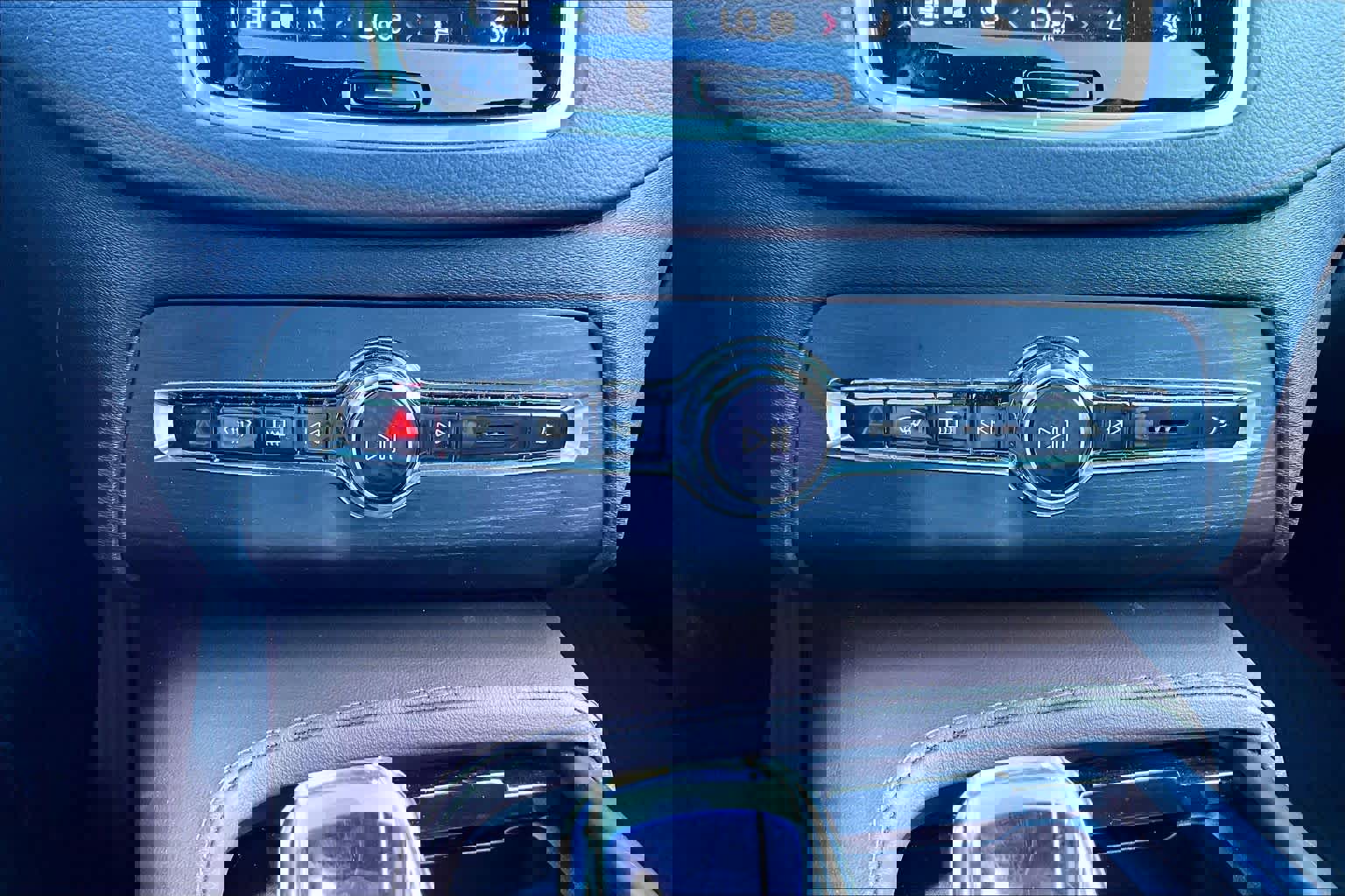 Used 2023 Volvo XC90 T8 Ultimate w/ Protection Package Premier image 36