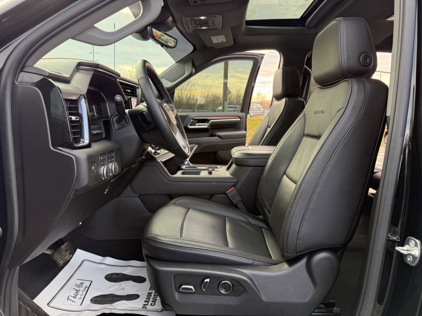 Used 2025 GMC Sierra 2500 Denali w/ Technology Package image 10