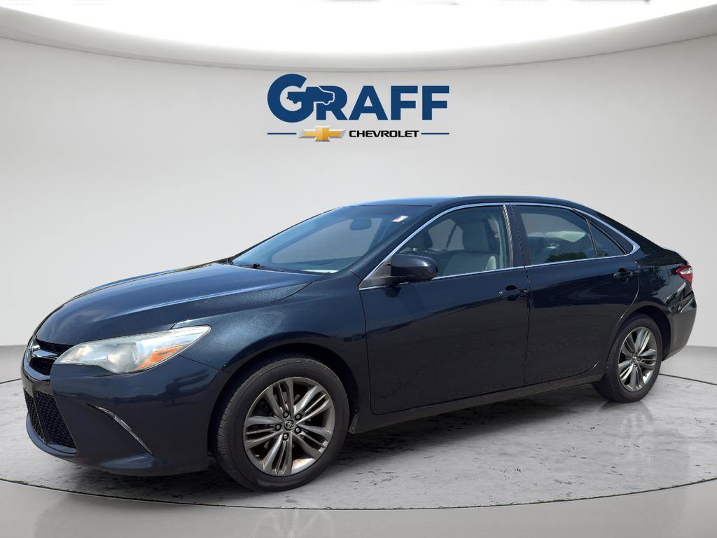 Used 2015 Toyota Camry SE FWD image 2