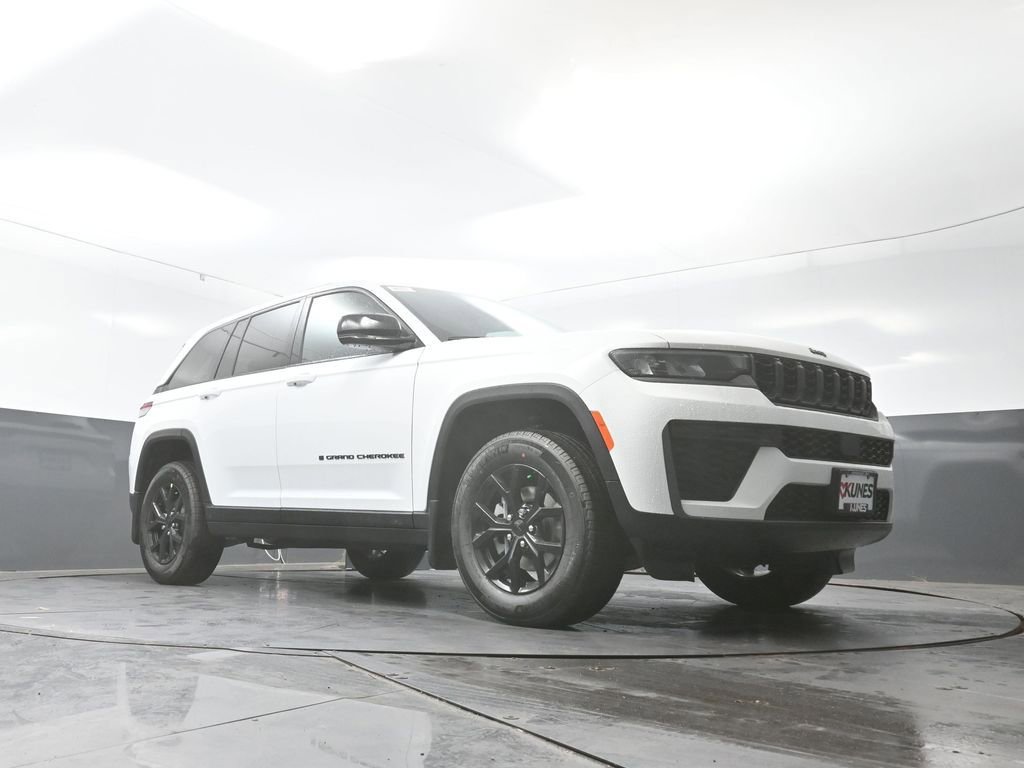 New 2026 Jeep Grand Cherokee Altitude image 38