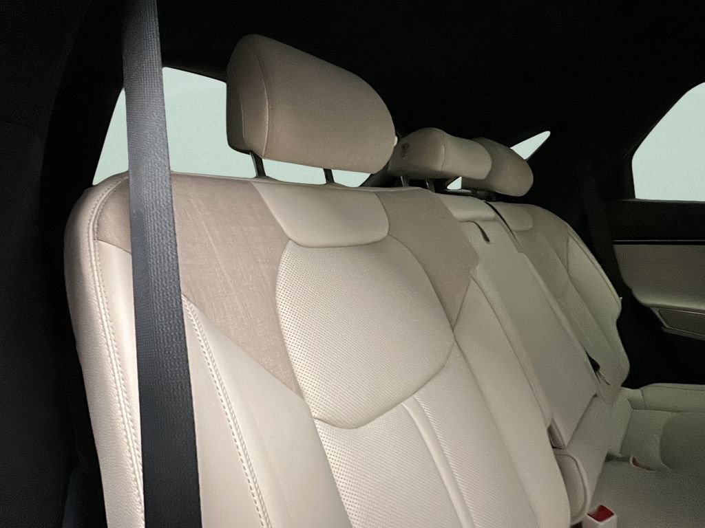 Certified 2025 Genesis Electrified GV70 AWD/4WD image 15