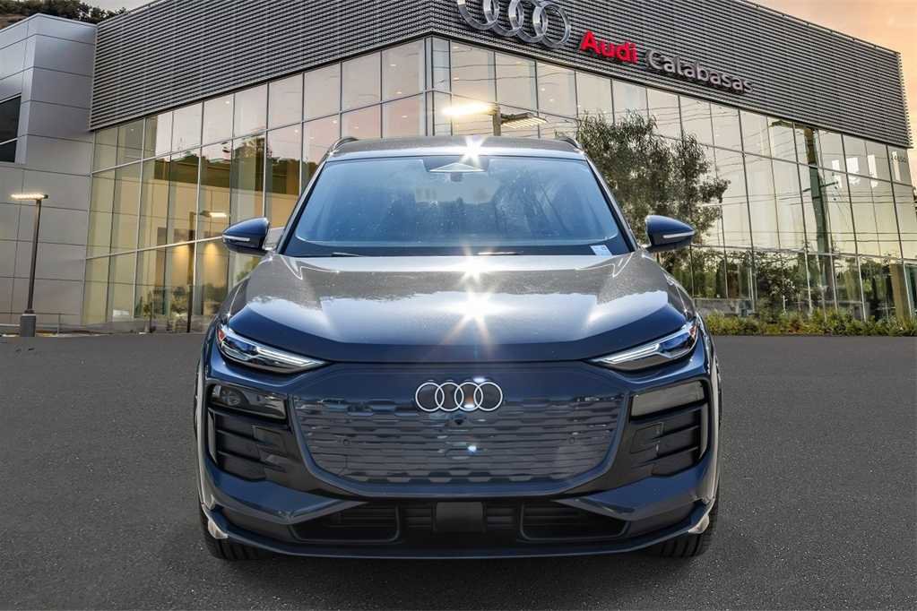 Used 2025 Audi Q6 e-tron Premium w/ Convenience Package image 6