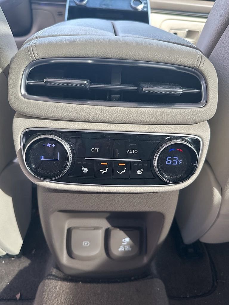 Used 2023 Genesis GV80 2.5T w/ Prestige 20" Package image 18