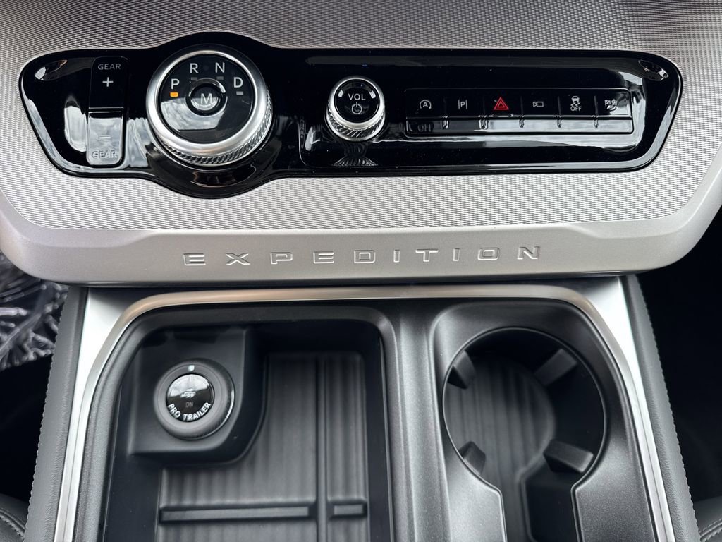 New 2026 Ford Expedition Max Active RWD image 33