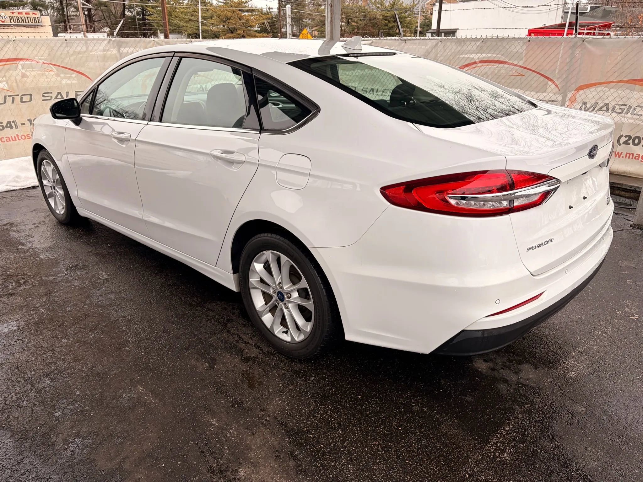 Used 2020 Ford Fusion SE image 56