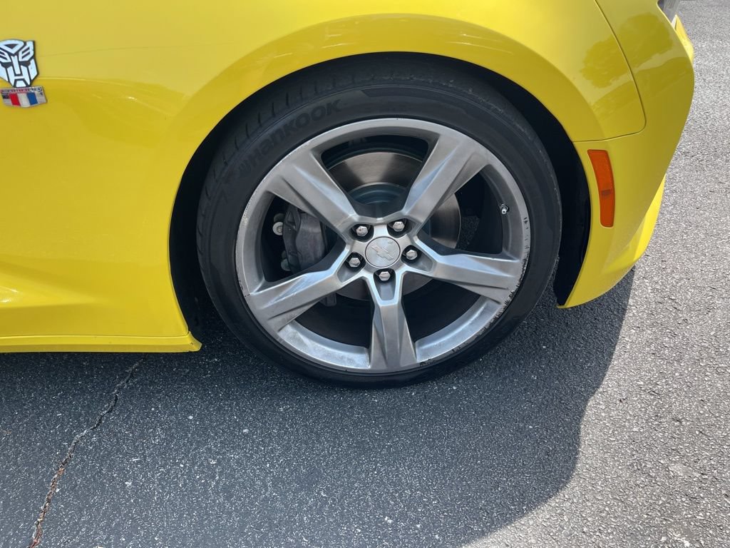 Used 2018 Chevrolet Camaro SS RWD image 17