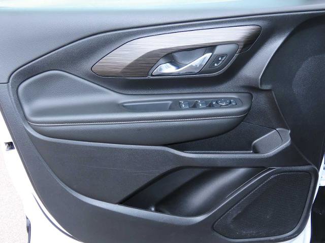 Used 2024 GMC Terrain SLE image 18