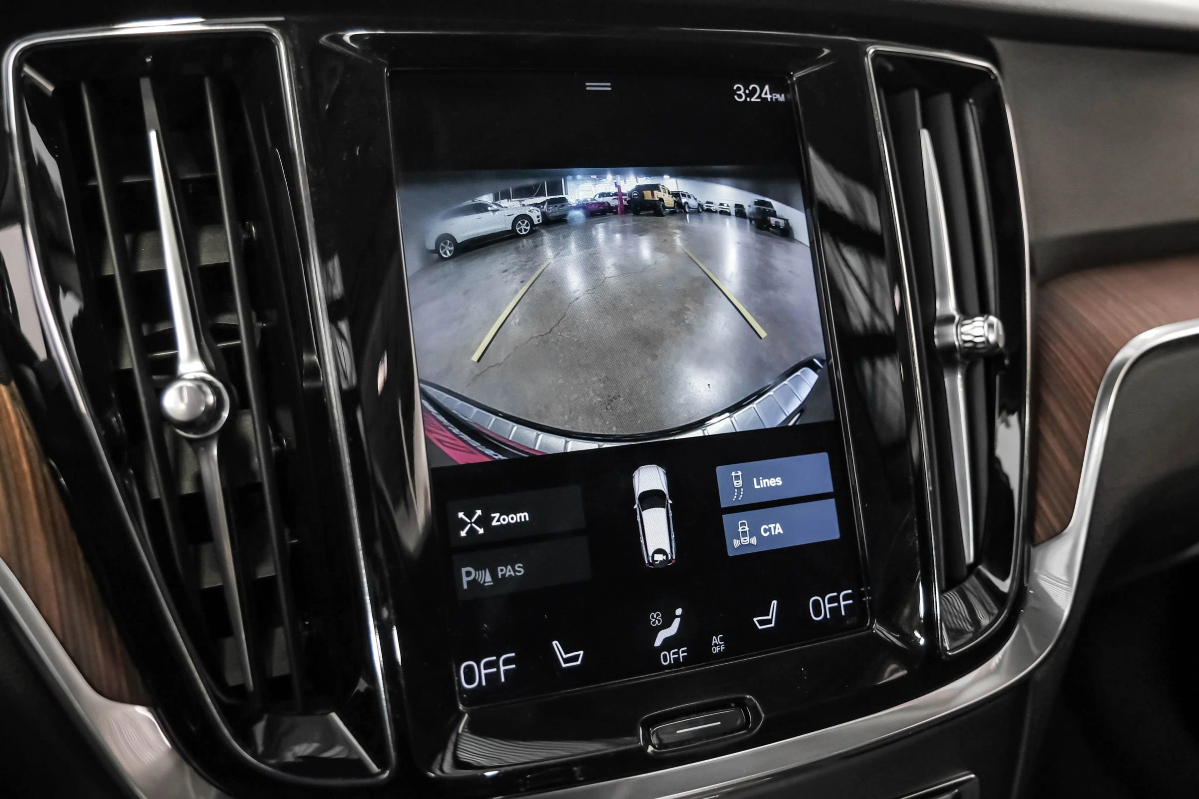 Used 2021 Volvo V60 T5 Momentum w/ Climate Package image 18