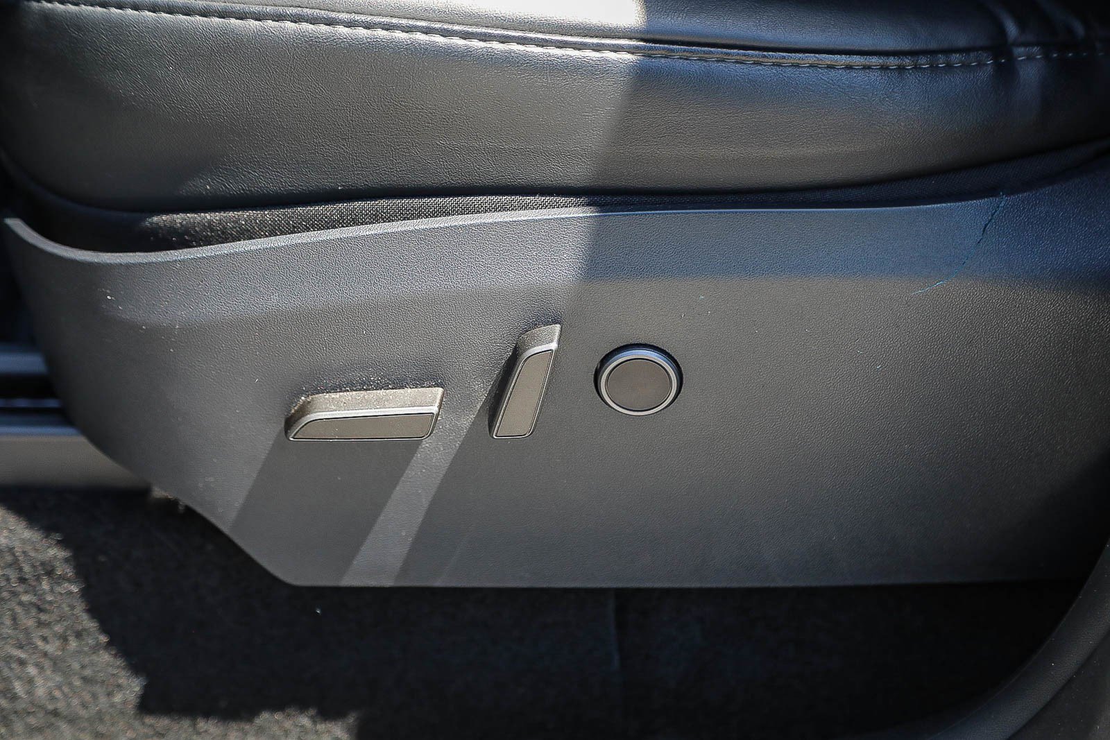 Used 2024 Tesla Model Y Long Range AWD/4WD image 19