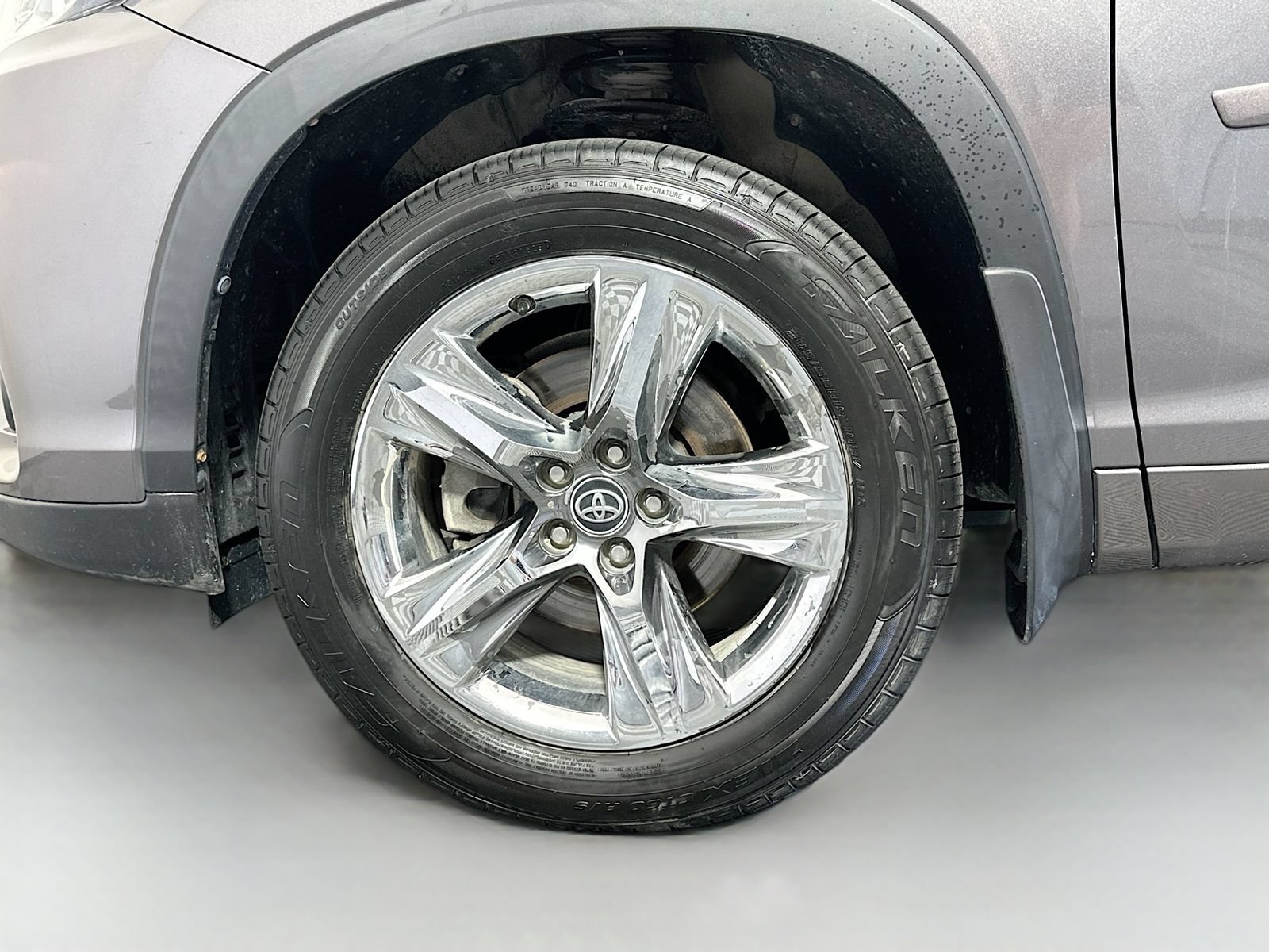 Used 2018 Toyota Highlander Limited Platinum AWD/4WD image 34