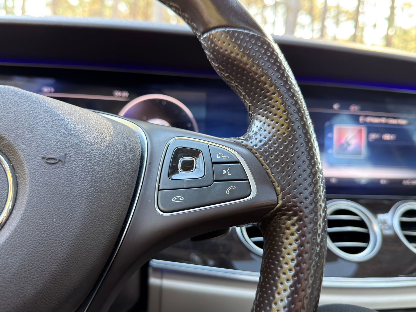 Used 2018 Mercedes-Benz E 300 E 300 image 26