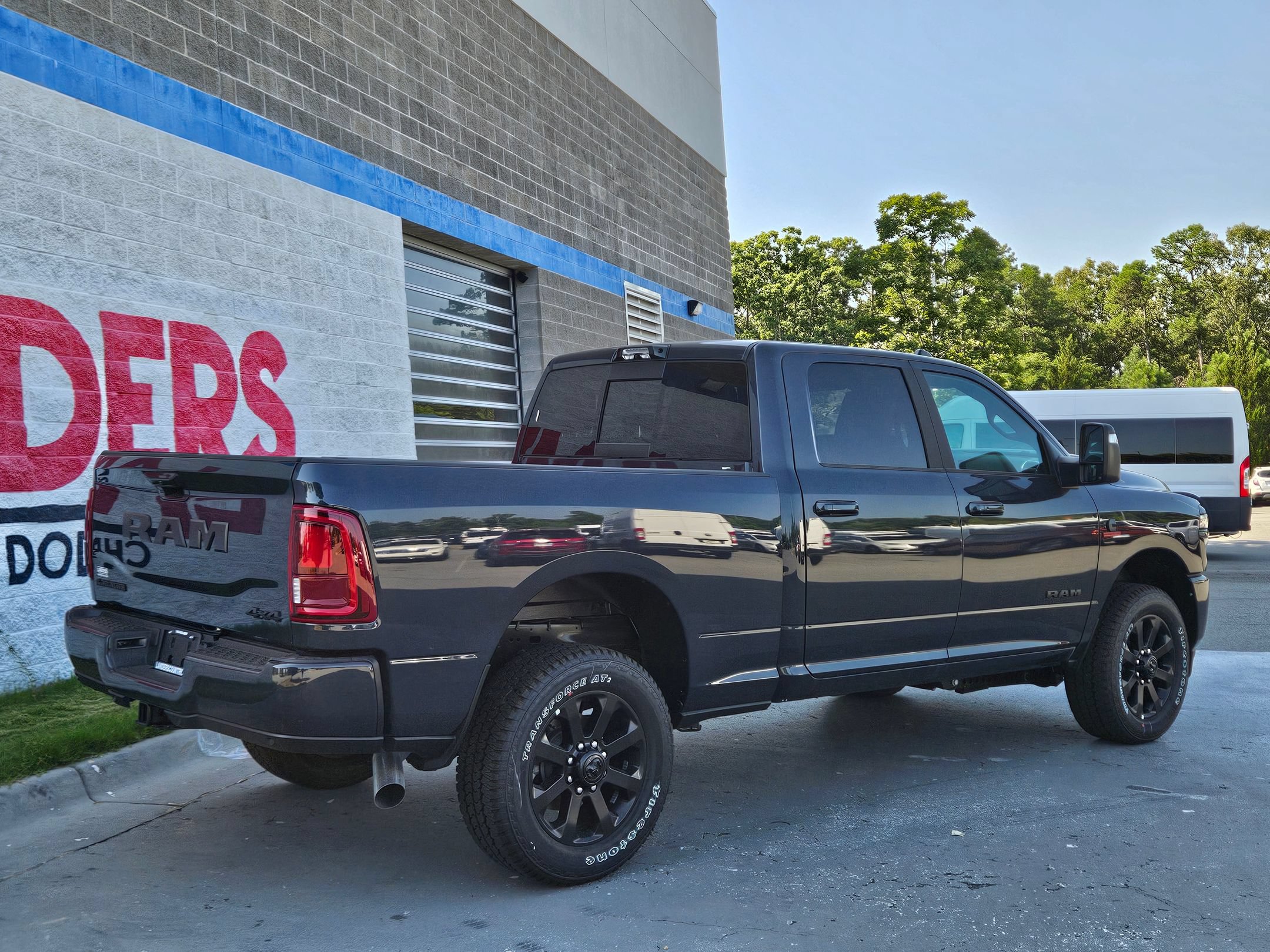 New 2026 RAM 2500 Laramie w/ Night Edition AWD/4WD image 7