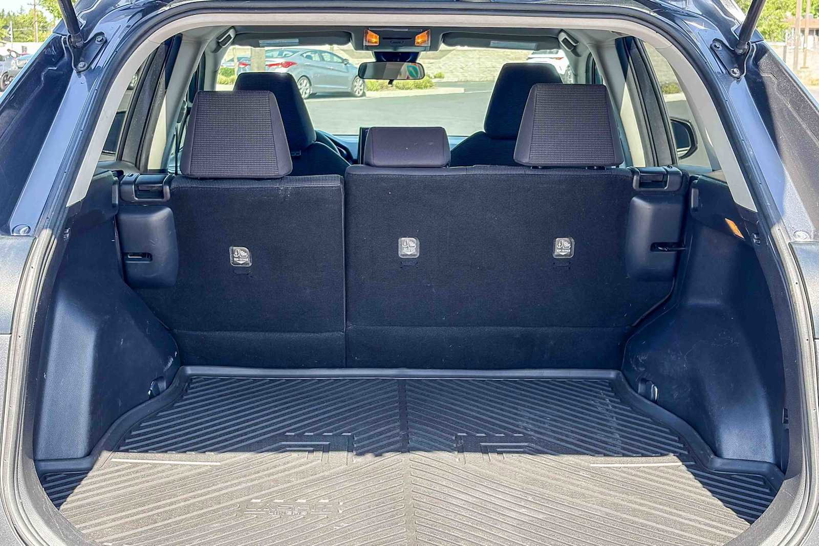 Used 2019 Toyota RAV4 LE image 25