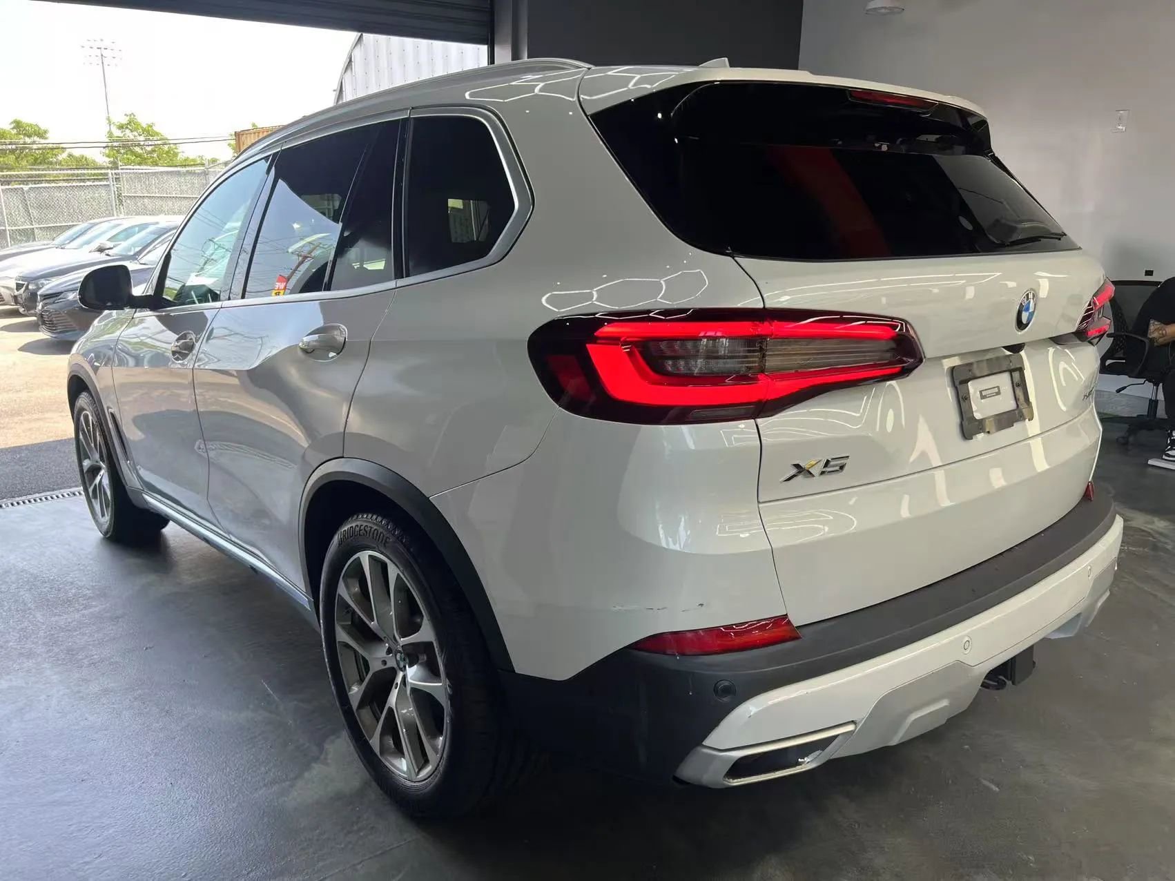 Used 2022 BMW X5 xDrive40i w/ Premium Package image 4