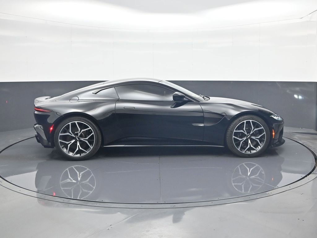 Used 2019 Aston Martin V8 Vantage Coupe image 9