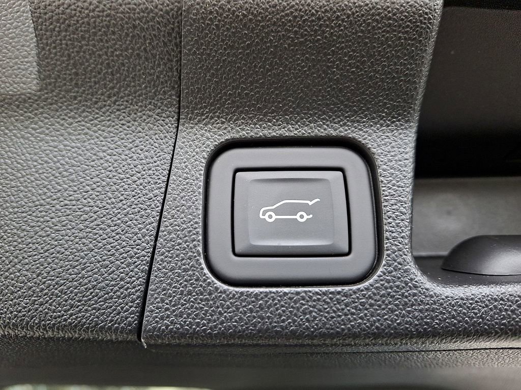 Used 2023 GMC Acadia AT4 w/ Technology Package image 33