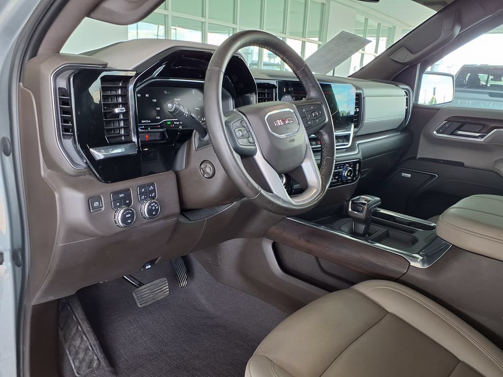 Used 2023 GMC Sierra 1500 SLT w/ SLT Premium Package AWD/4WD image 19