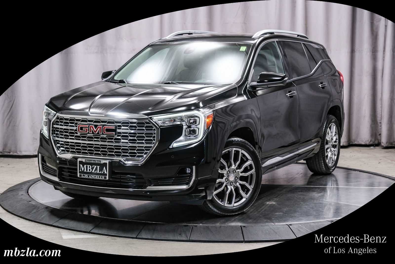 Used 2022 GMC Terrain Denali AWD/4WD image 1