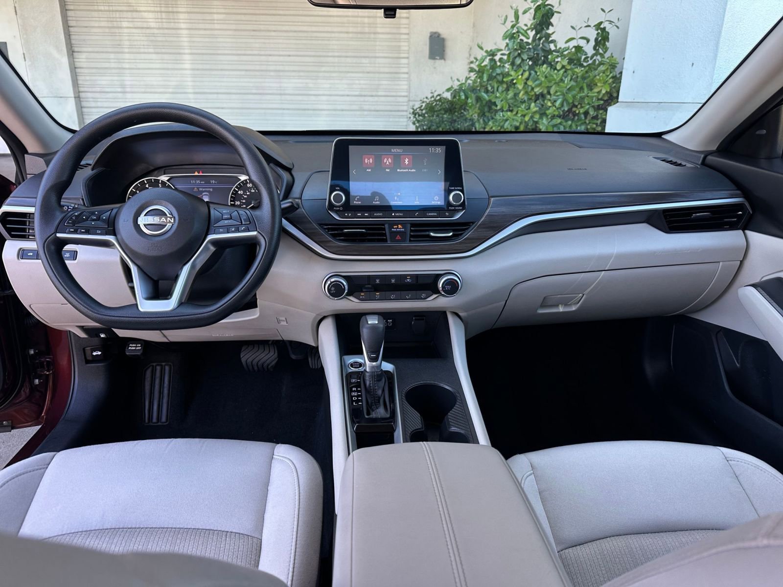 Used 2025 Nissan Altima 2.5 SV image 34