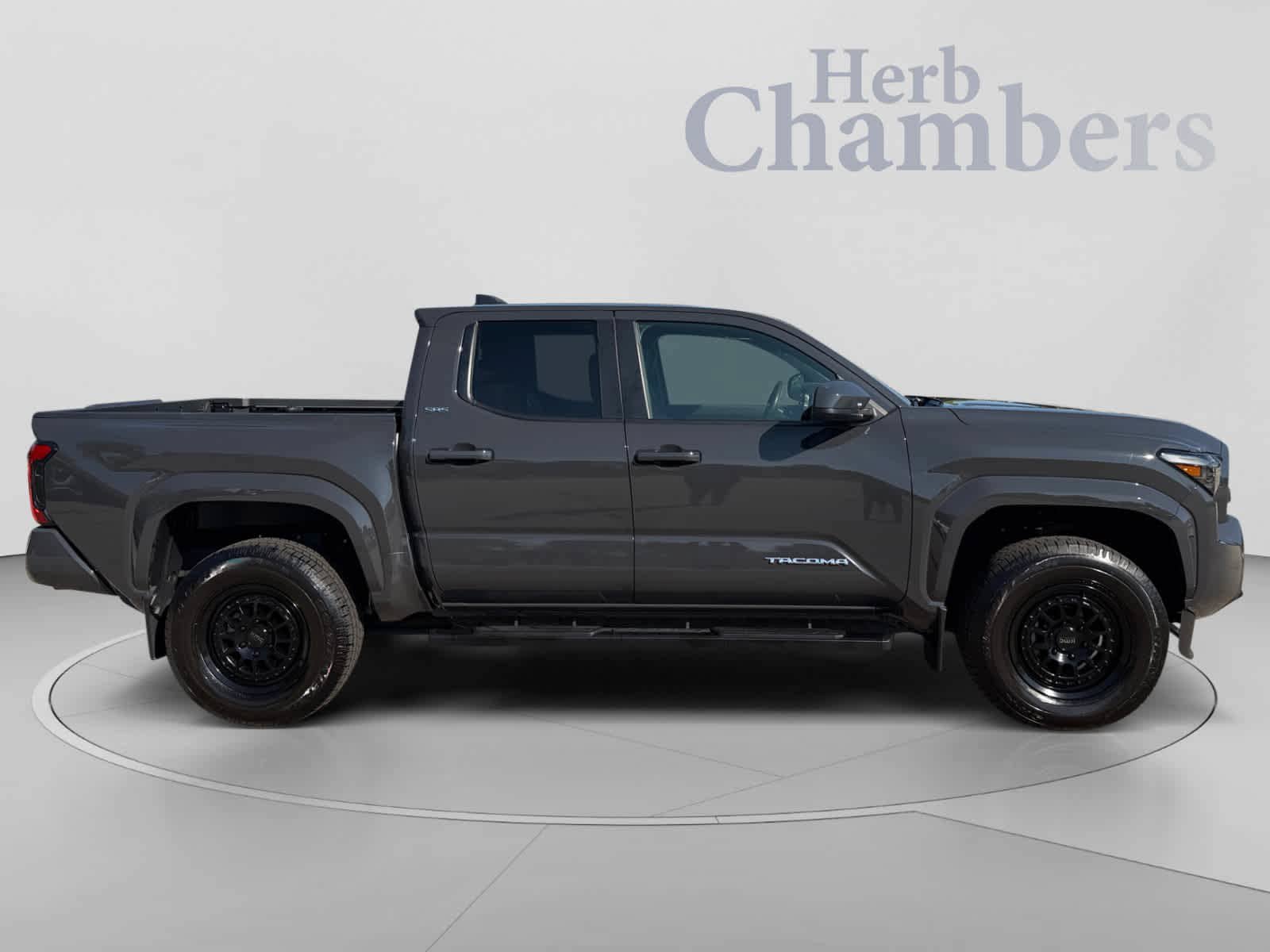 Used 2025 Toyota Tacoma SR5 AWD/4WD image 10