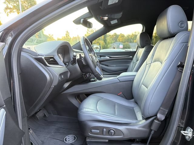 Used 2022 Buick Enclave Essence w/ Sport Touring Edition FWD image 11