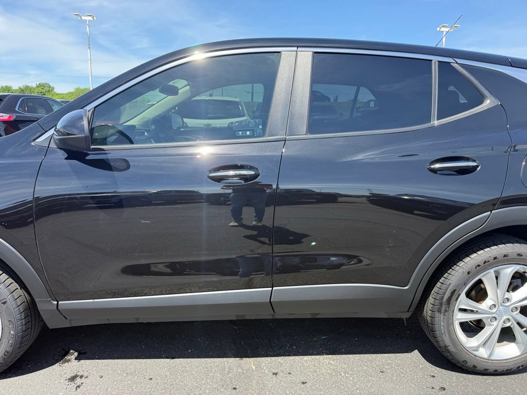 Used 2022 Buick Encore GX Preferred w/ Cold Weather Comfort Package AWD/4WD image 32