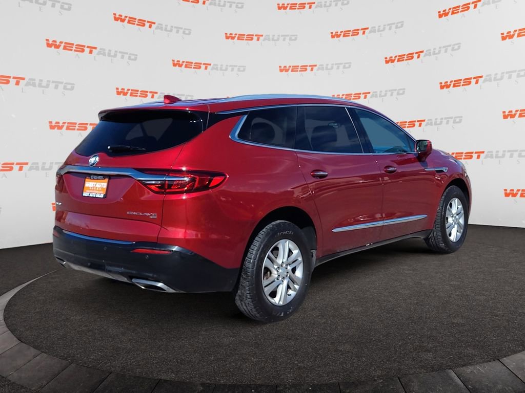 Used 2018 Buick Enclave Essence image 5