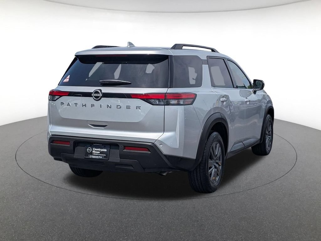 Used 2025 Nissan Pathfinder SV FWD image 5