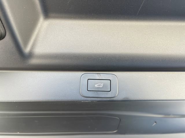 Used 2023 Land Rover Range Rover SE image 19