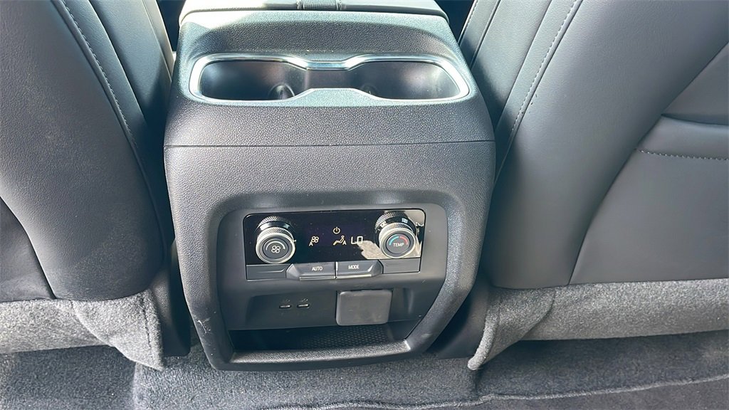 Used 2025 Buick Enclave Sport Touring w/ Power Package image 16