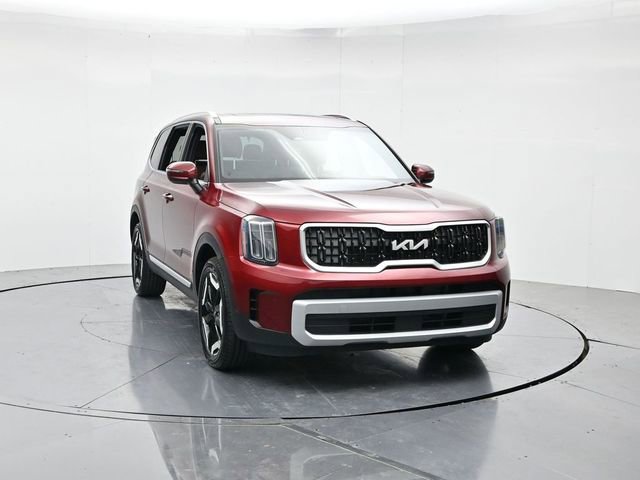 Used 2023 Kia Telluride EX w/ EX Captain's Chair Package FWD image 4