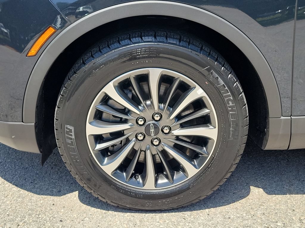 Used 2023 Lincoln Nautilus FWD w/ Premium Package image 6