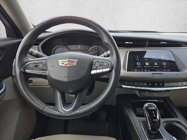 Used 2021 Cadillac XT4 Luxury FWD image 14