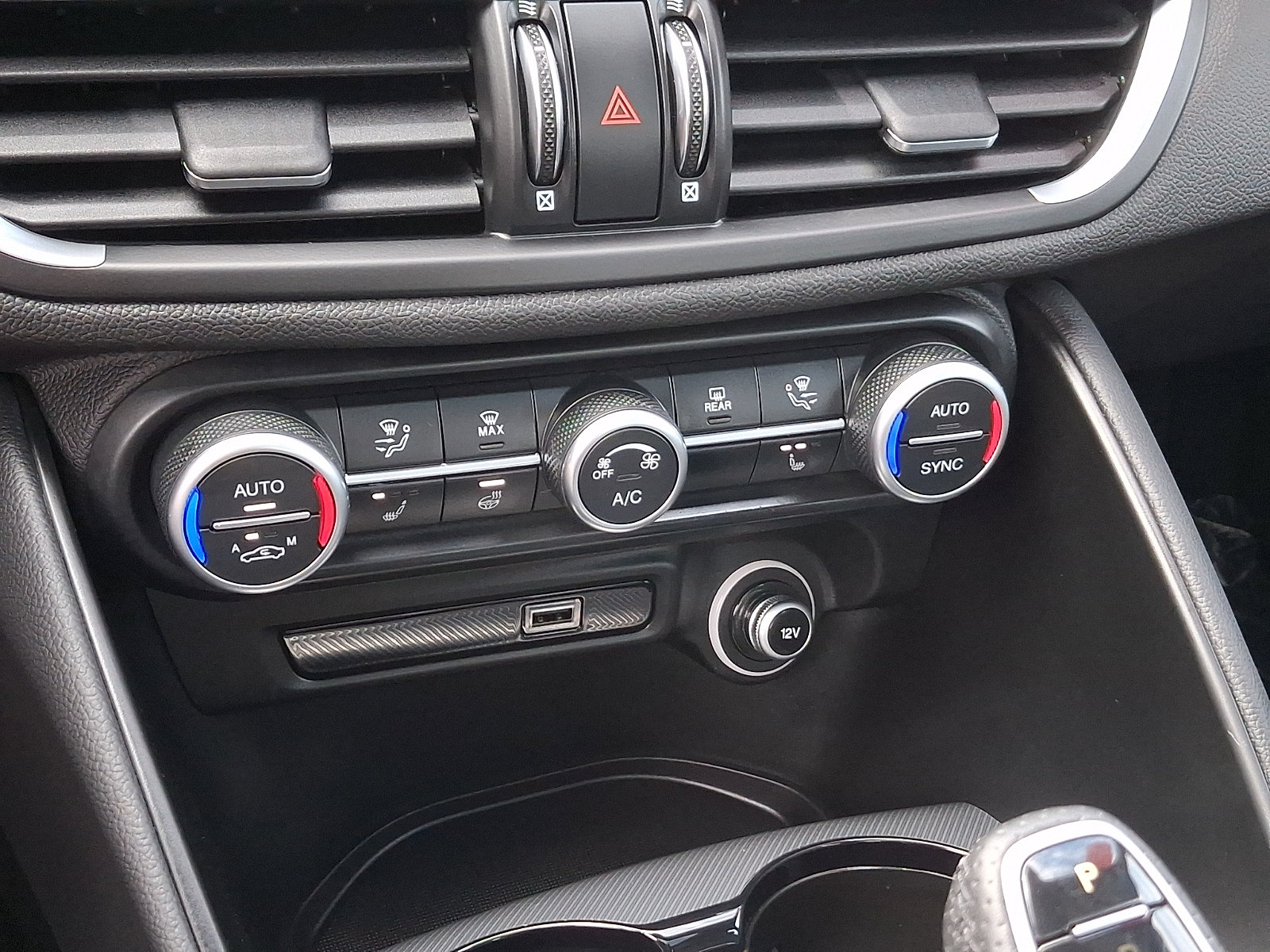 Used 2025 Alfa Romeo Giulia AWD w/ Driving Assist Package image 17