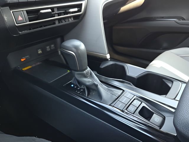 Used 2025 Toyota Camry SE w/ Convenience Package image 26