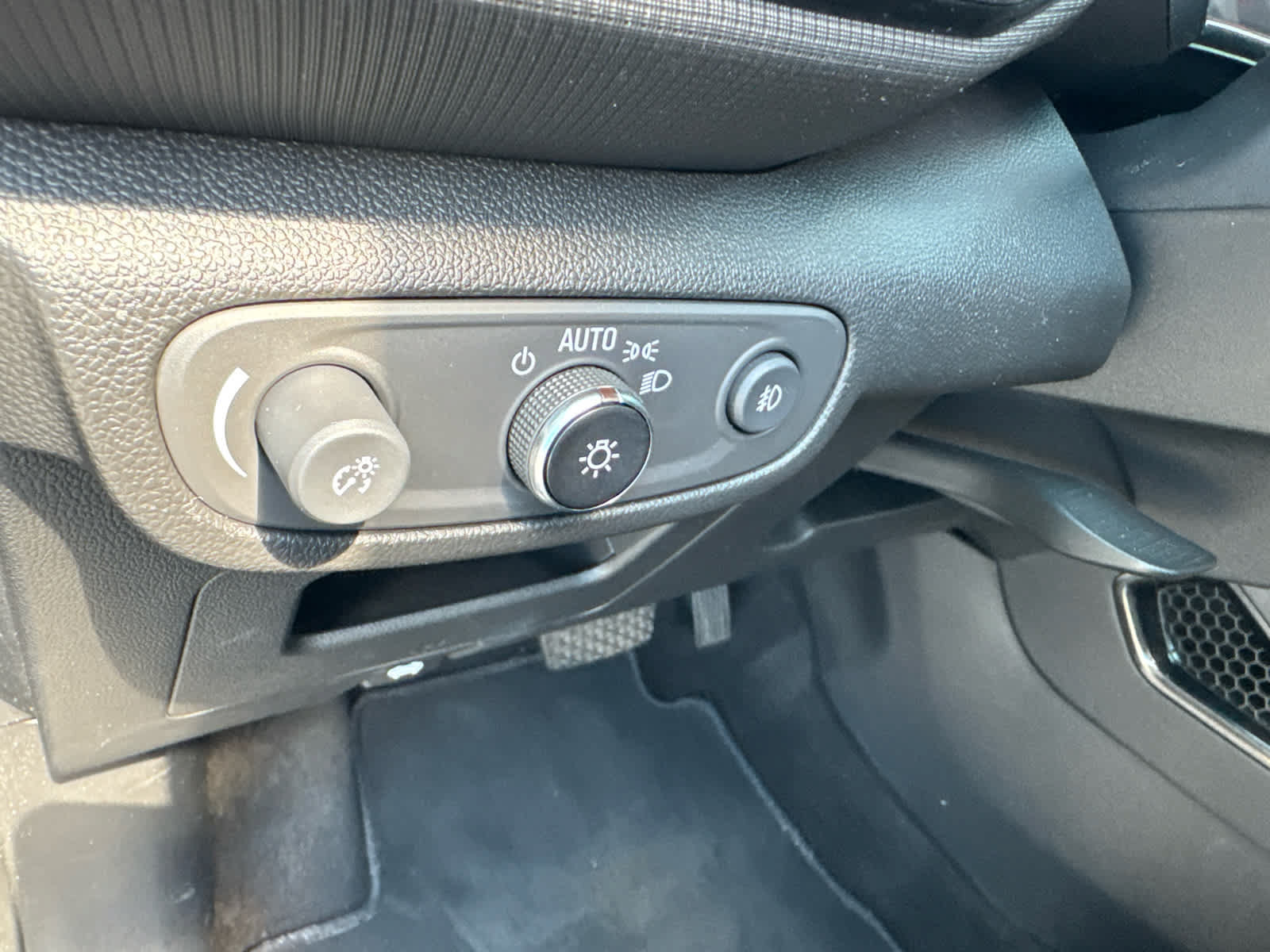 Used 2023 Chevrolet TrailBlazer LT FWD image 18
